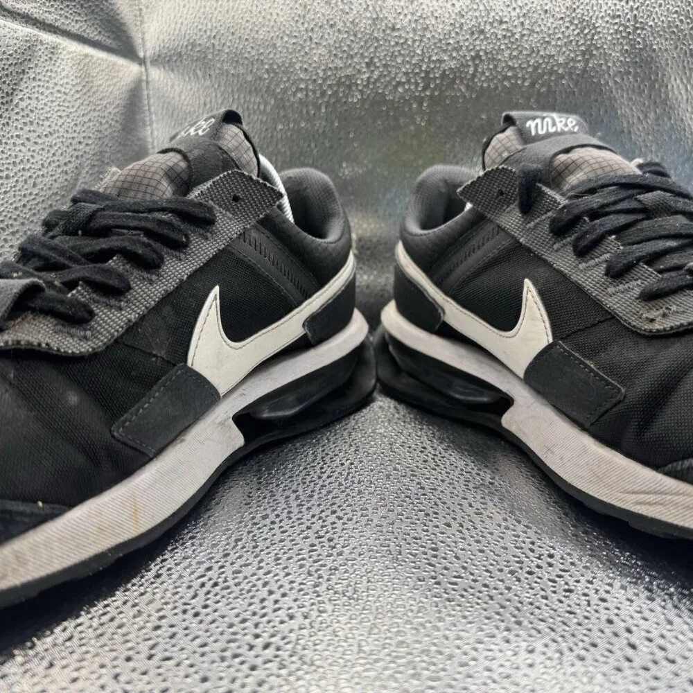 RARE 🚀 Size 9.5 - Nike Air Max Pre-Day Black Sneakers DC9402–001 Running‎